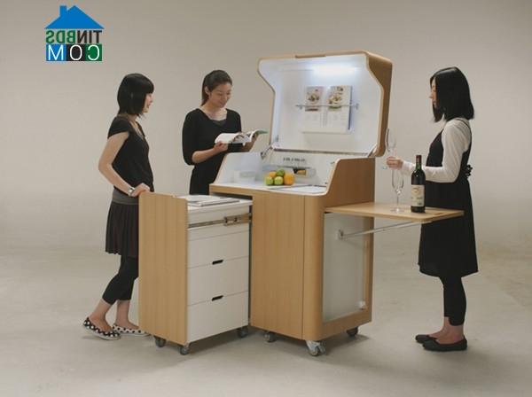 Khối tủ thiết kế tương tự chiếc máy photocopy này bao gồm tất cả những món đồ cơ bản bạn cần có trong nhà bếp