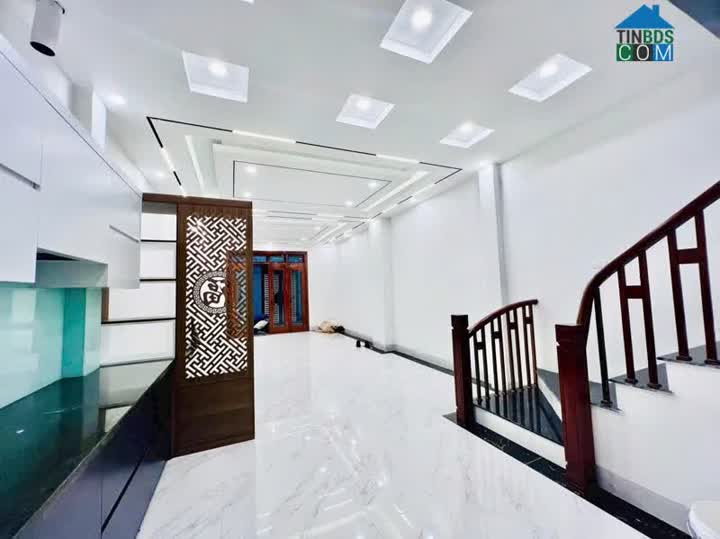 Ảnh Nhà to đẹp mới có nội thất cơ bản, chính chủ bán nhà Nguyễn Văn Cừ, gần bãi ô tô, 52m2, 8.8 tỷ 0