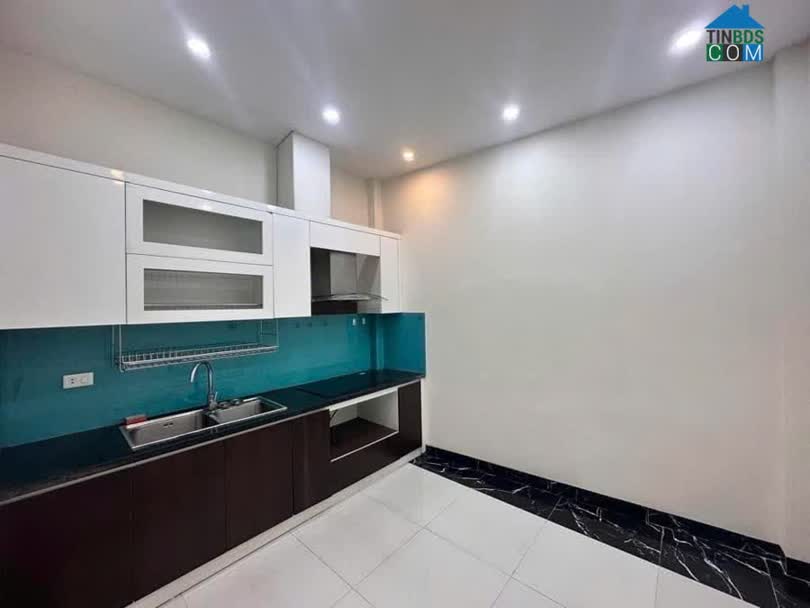 Ảnh Đỉnh nhất Ngọc Thụy, diện tích 40m2, 4 m mặt tiền, ô tô, trung tâm quận, ngõ nông, giá 5,7ty 0