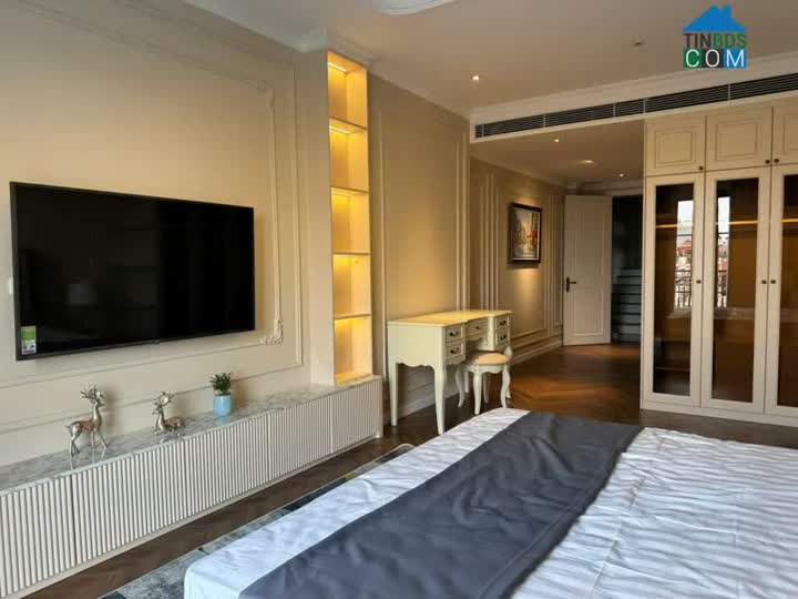 Ảnh HIếm!Bán nhanh nhà Nguyễn Văn Cừ, 50M,Gara ÔTô, Full Nội Thất,lô góc 2 thoáng,8 tỷ CTL 0