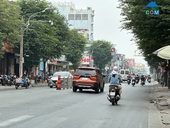 Ảnh Chỉ 15 tỷ có nhà 4 tầng mới HXH Trường Chinh 105m2 ngang 5.2m gần chợ Hoàng Hoa Thám. 0