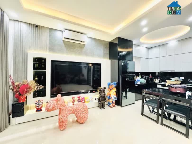 Ảnh Kiểu gì cũng có bác tìm nhà như này! Bán nhà phố Nguyễn Văn Cừ, nội thất đẹp, gần ô tô, 9.25 tỷ 0