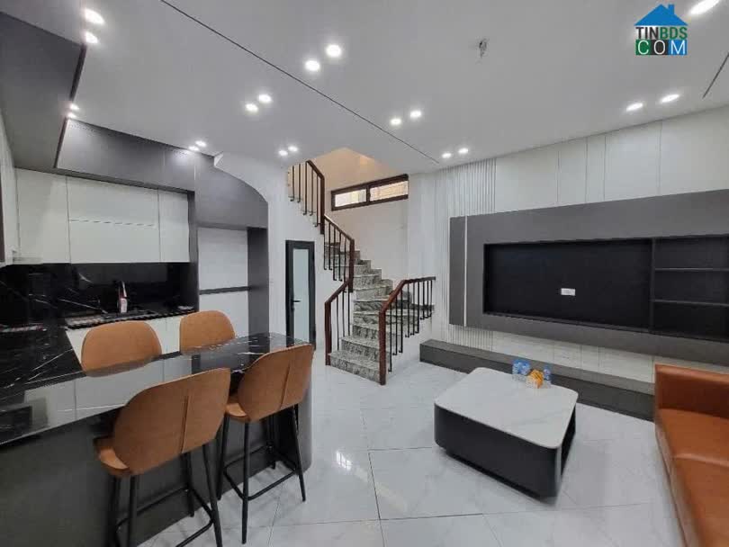 Ảnh Do không có nhu cầu ở nên cần bán nhanh nhà gõ 58/39 số 2 Phố Việt Hưng, Phường Việt Hưng 0