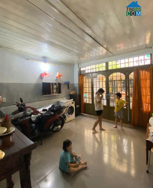 Ảnh Mặt tiền Lý Phục Man, Ngang 4.6M, trung tâm Quận 7, 99M2, Chỉ 9.99tỷ 0