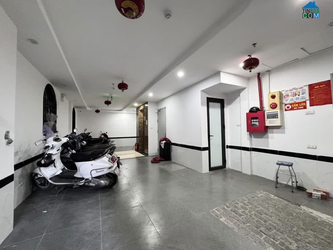 Ảnh Tòa căn hộ phố Hoa Bằng 66m2, 6T thang máy, MT5.6m cực đẹp thu 90tr/tháng ô tô vào 0