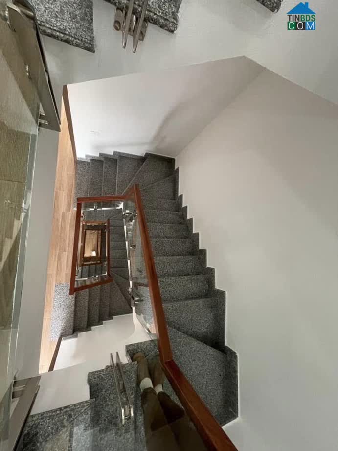 Ảnh Bán nhà hướng ĐN - Lạc Long Quân - 75m2 x 7T Thang máy - 10m ra Phố - Oto đỗ cửa 0