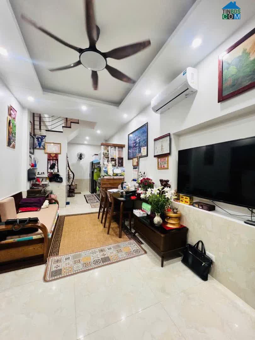 Ảnh Bán nhà phố Hào Nam 39m x 4T giá 8.2 tỷ trước nhà rộng gần 4m, tặng nội thất 0