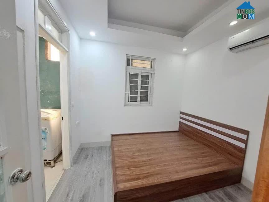 Ảnh Chính chủ bán căn hộ ccmn, ngõ 93 Phố Vũ Tông Phan, 35m2, nhà đẹp, ngõ thông, gần phố + ngã tư sở 2