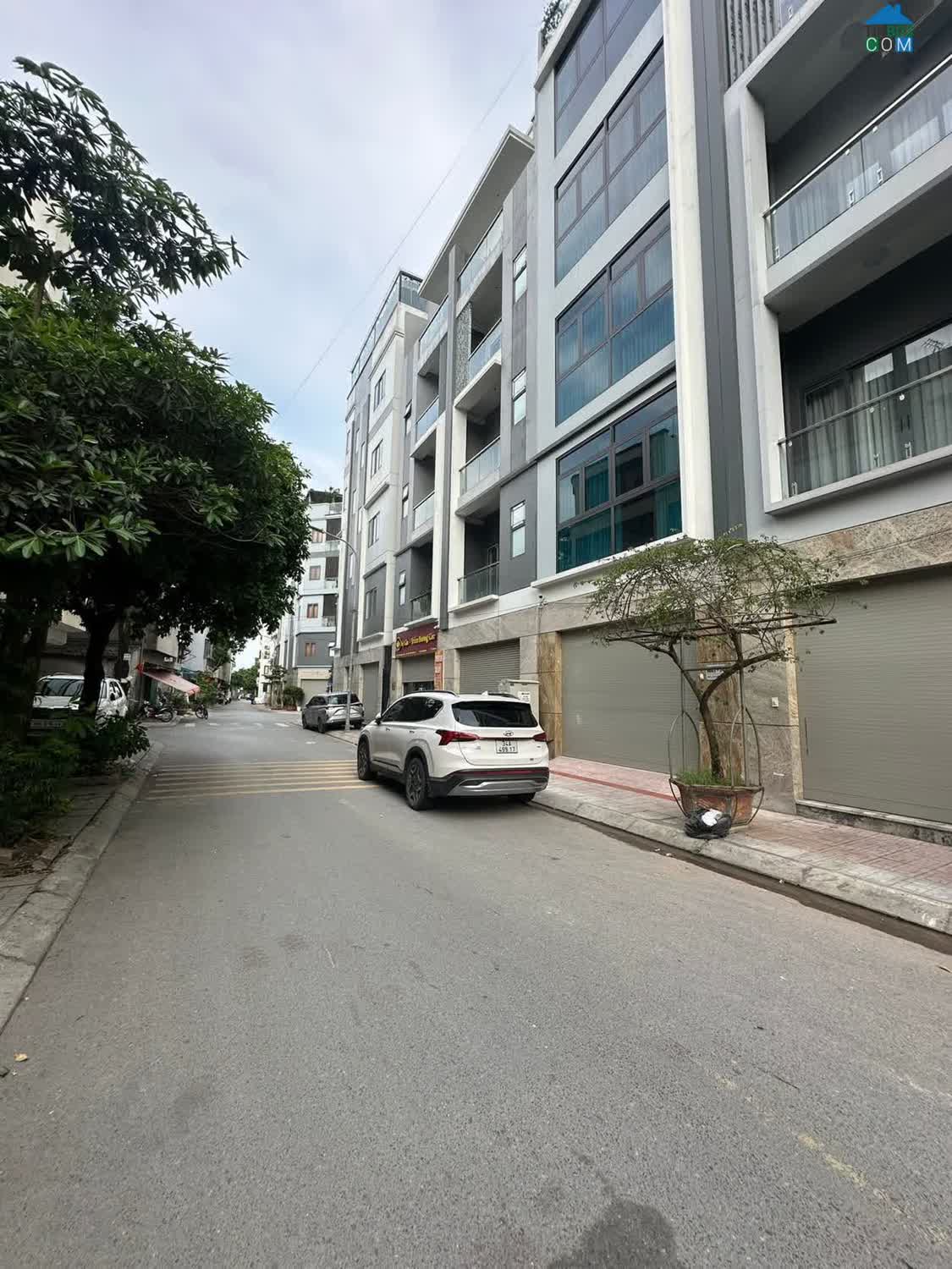 Ảnh Bán nhà đẹp phân lô liền kề, trung tâm Tây Hồ, 100m2 x 5T x MT 9m, gara ô tô, thiết kế sang trọng 0