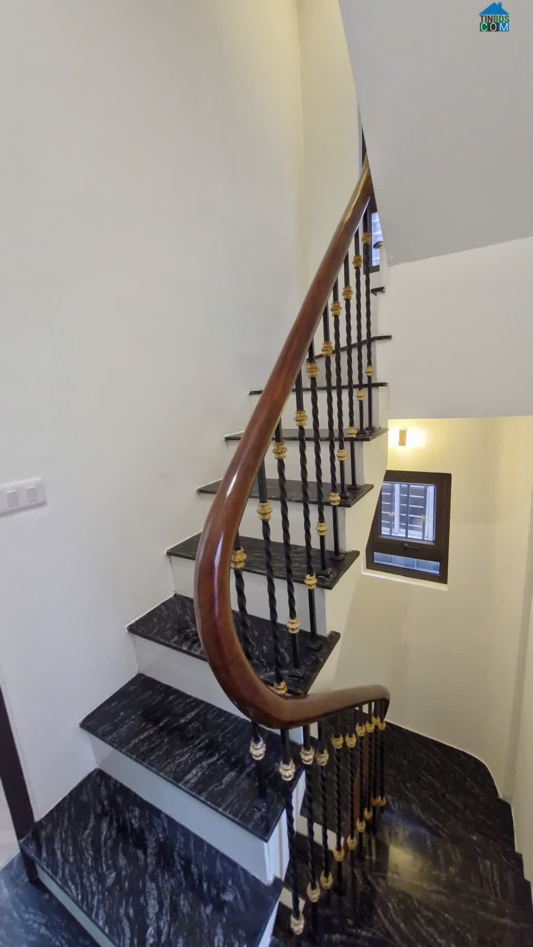 Ảnh Siêu Phẩm Hoàng Hoa Thám, 22M2 5 Tầng, Ngõ Thoáng, Chỉ 10M Ra Oto 0