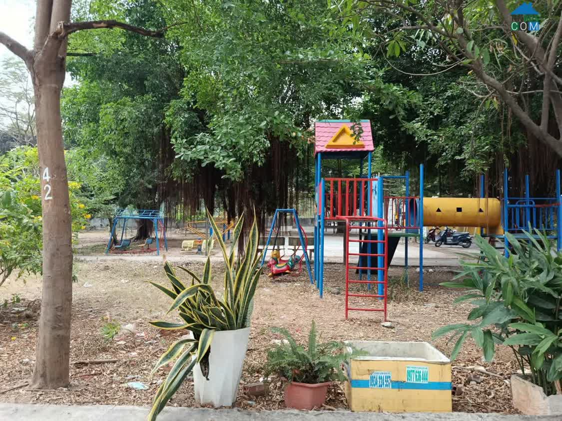 Ảnh Chính chủ tự xấy, cần bán gấp nhà LÔ GÓC 70m2 đường số 102 Quận 9 HXH ngủ trong nhà 0