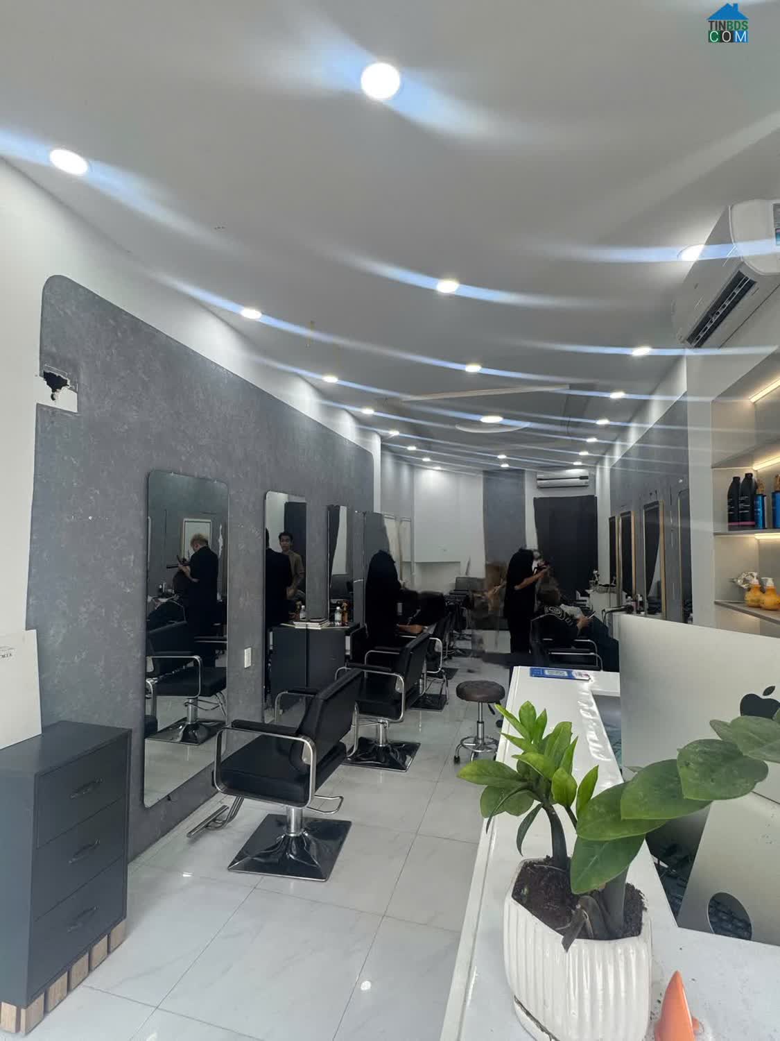 Ảnh Bán Nhà Mặt Tiền Mê Linh - Phường Nha Trang Dt : 92m2 Giá 10,2 tỉ vui lòng liên hệ e Trang để... 0