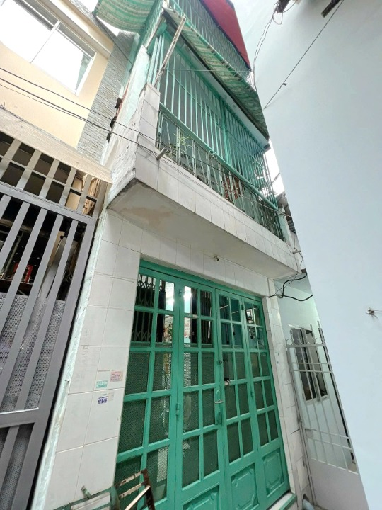 Ảnh Nhà 3 tầng nở hậu đường Trần Văn Thành P. Chánh Hưng ( P8 Q8 cũ ). Giá 2,96 tỷ bớt lộc 0