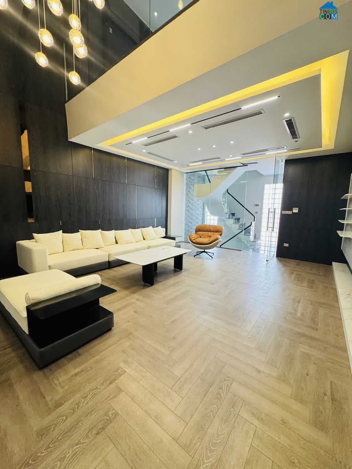 Ảnh Bán Nhà Phố Ngọc Thụy 56m2 8T Gara 2 Ô Tô, MT 5.6m, Full Nội Thất, Kinh Doanh - 21 Tỷ 0