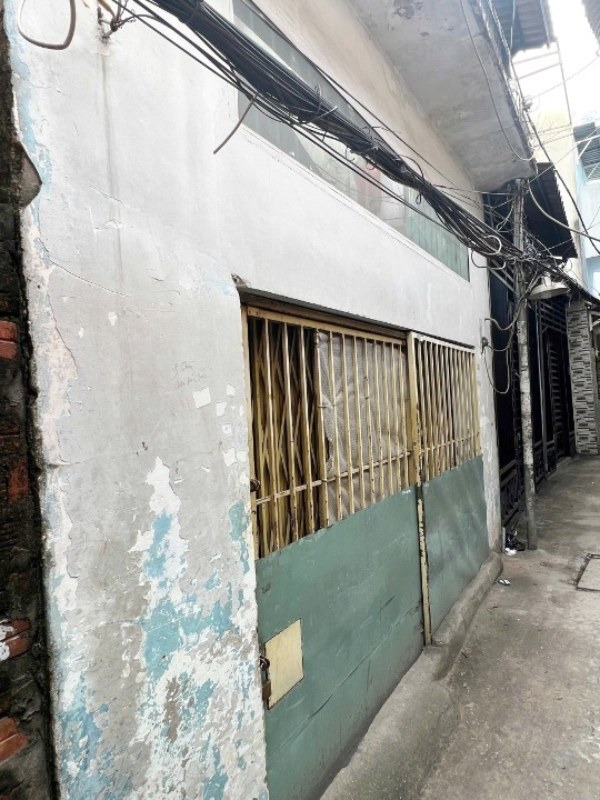 Ảnh Nhà cũ 2 tầng nở hậu hẻm thông đường Dương Bá Trạc P1Q8. Giá 3,5 tỷ TL 0