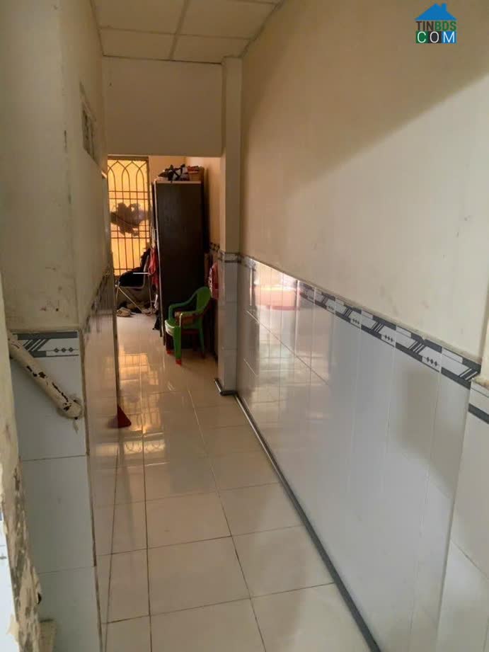 Ảnh Bán đất tang nhà cấp 4 - 2PN, sân rộng giá tốt chỉ 3,3 tỷ. 0