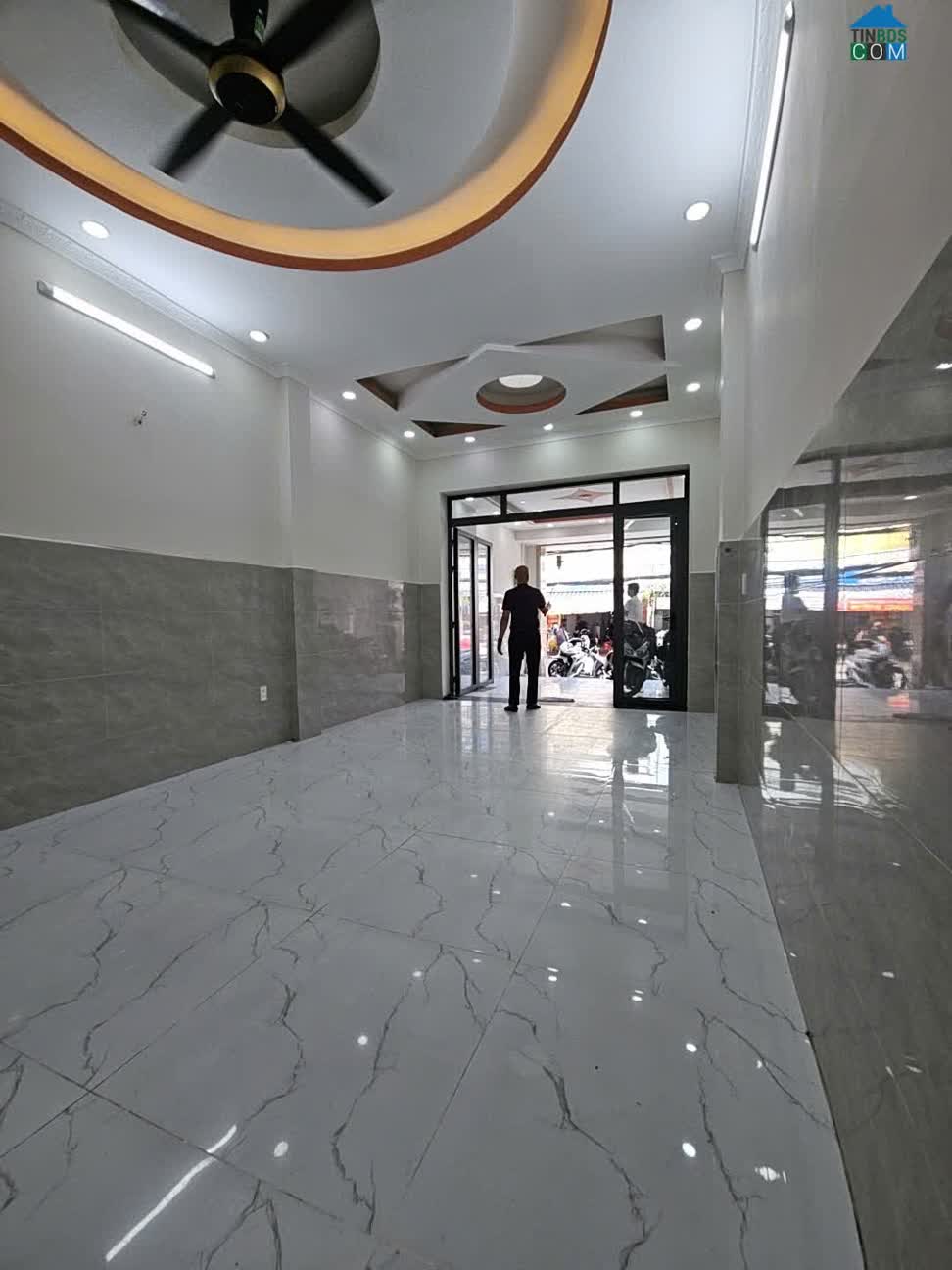 Ảnh Mặt tiền kinh doanh Vip Q 7 cạnh Phú Mỹ Hưng vip Việt Nam 
Ngang 4 dài 20 4T 0