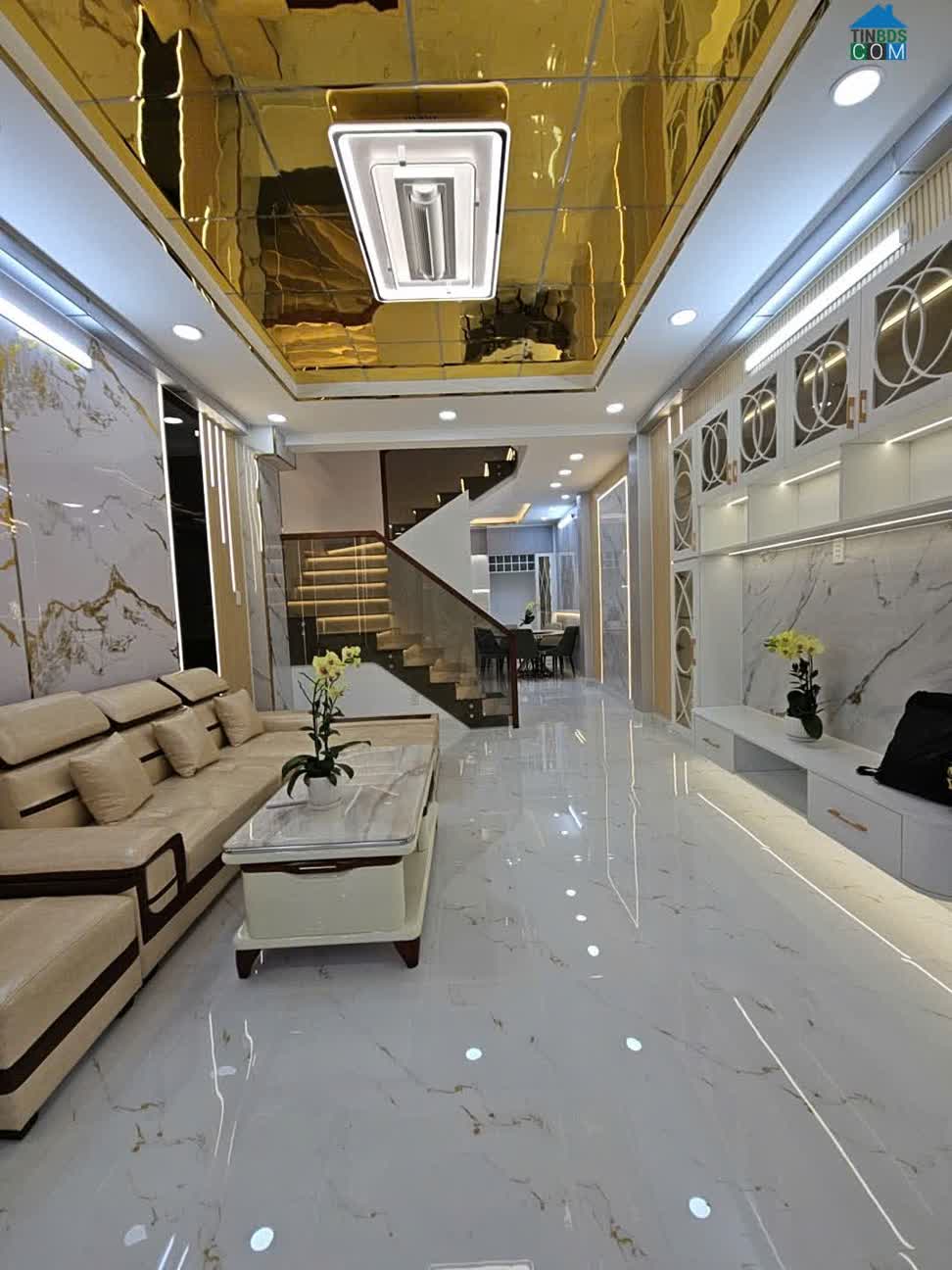 Ảnh CẠNH Phú Mỹ Hưng VIP nhất VN phú Thuận Q 7

Ngang 4 dài 15 M CÓ 83 TRIỆU M2 3 TẤM MỚI 0