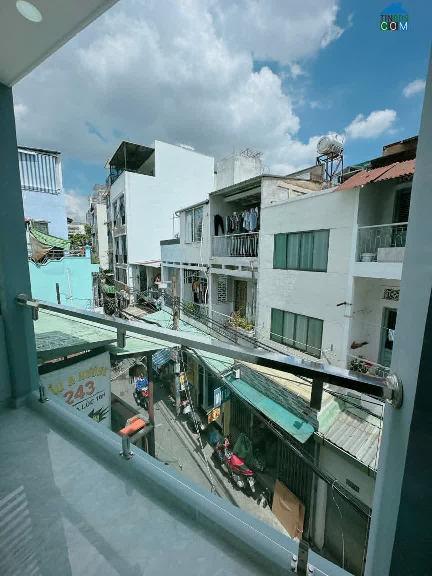 Ảnh Sát Mặt Tiền Vĩnh Khánh Q4
ngang 3.5 Dài 14.5 Nhà Mới 
đúc Bê Tông 100 Triêu M 0