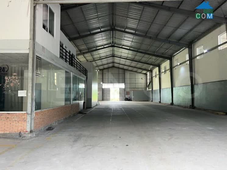 Ảnh Cho Thuê Nhà Kho 400m² Gần Bến Xe – Giá Ưu Đãi Chỉ 20 Triệu/tháng 0