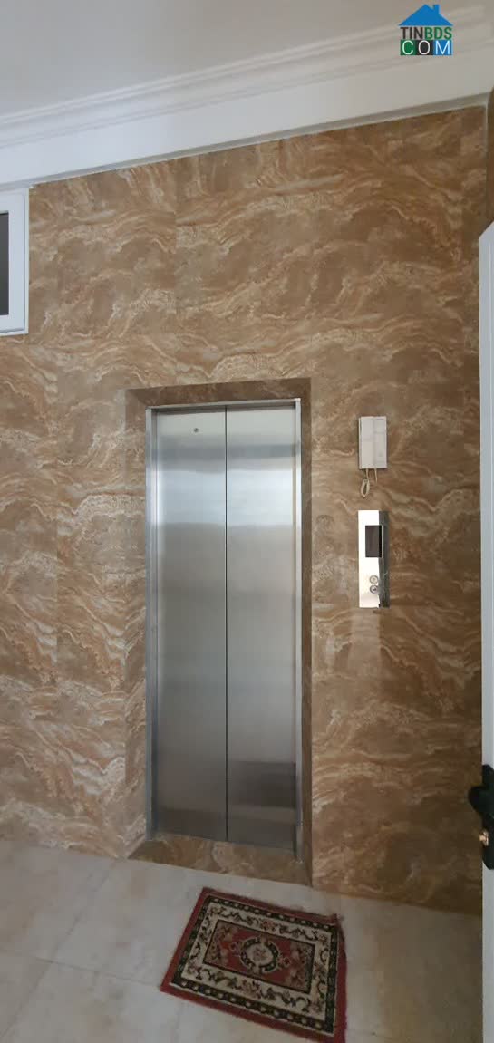 Ảnh Cho thuê nhà hai mặt tiền, 105m2_ 5T; vỉa hè, Nguyễn Khánh Toàn-28 Tr 0