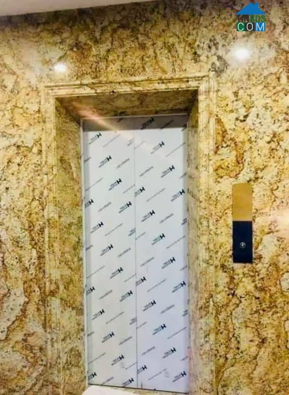 Ảnh Cho thuê nhà lô góc, mới, Bách Khoa, thang máy, 103m2x 5T vỉa hè 31 Tr 0