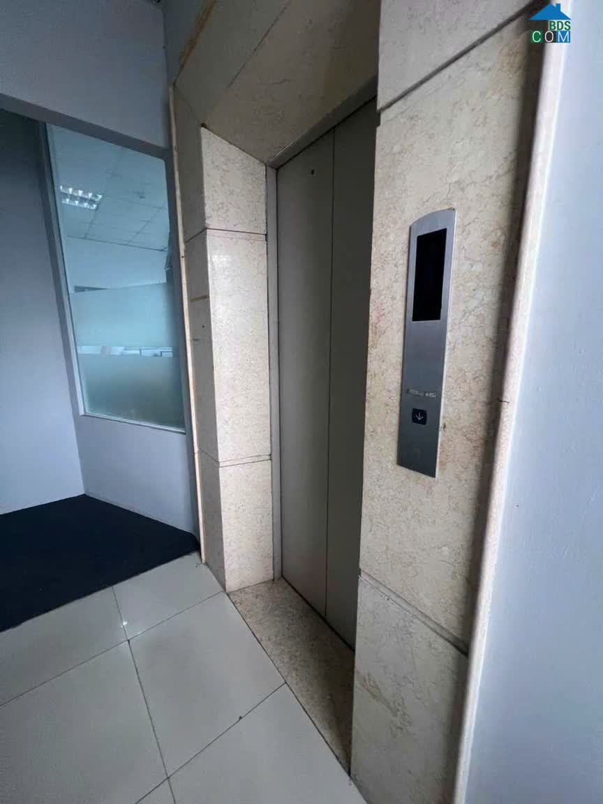 Ảnh Nhà mình cho thuê nhà lô góc, mới, Mai Hắc Đế; vỉa hè 116m2* 5T- 44 Tr 0