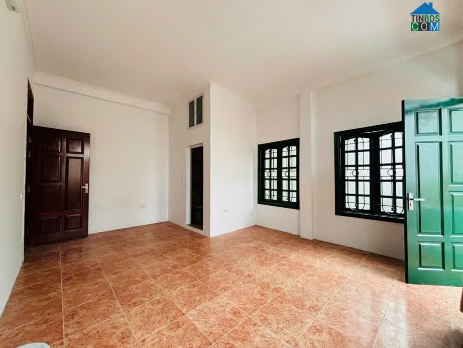 Ảnh Bán Nhà Lạc Long Quân 70m, 5 tầng, lo góc 3 thoáng, mới tinh, full nội thất! 0