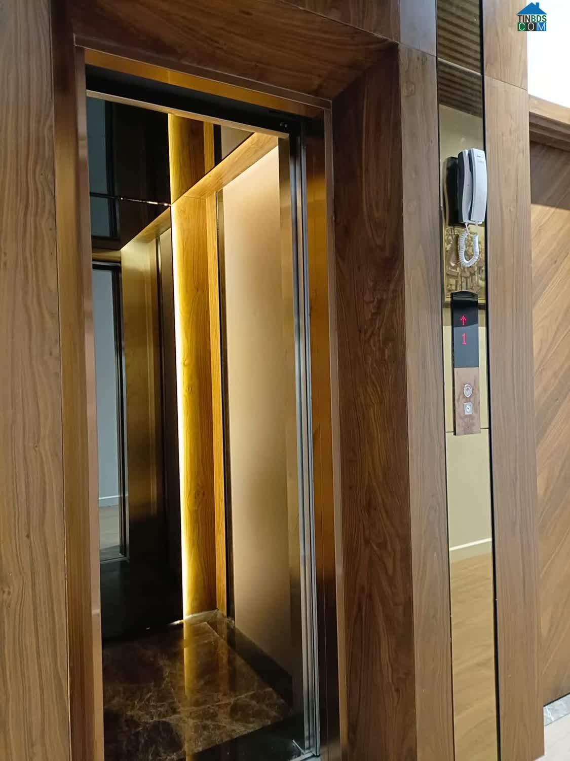 Ảnh Tôi cần cho thuê nhà mới, hai đường đi, Thái Hà; vỉa hè 96m2* 5T- 30 Tr 0