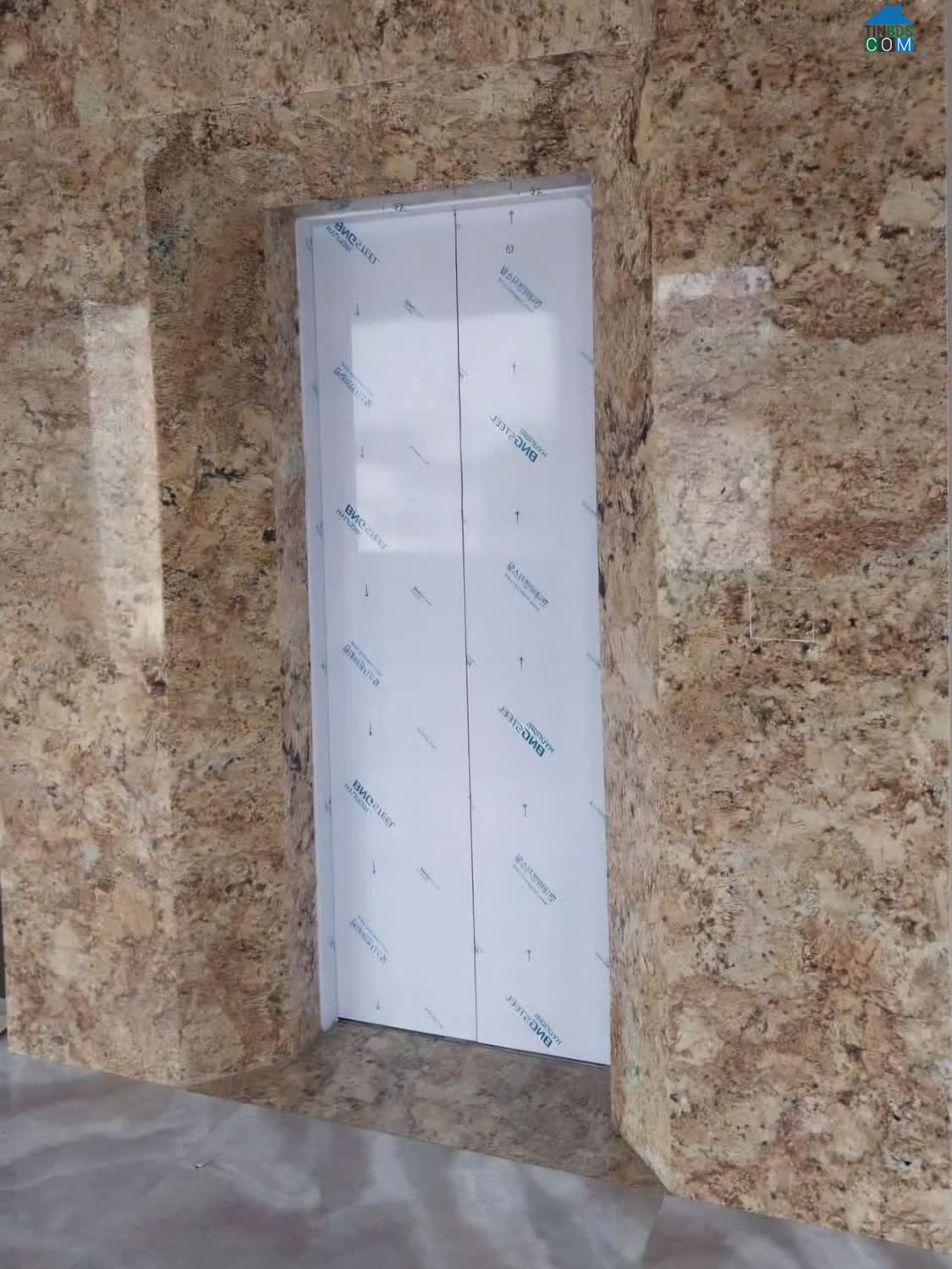 Ảnh Cho thuê Nhà căn góc, mới, thang máy, 119m2_ 4T; vỉa hè, Đội Cấn-46 Tr 0