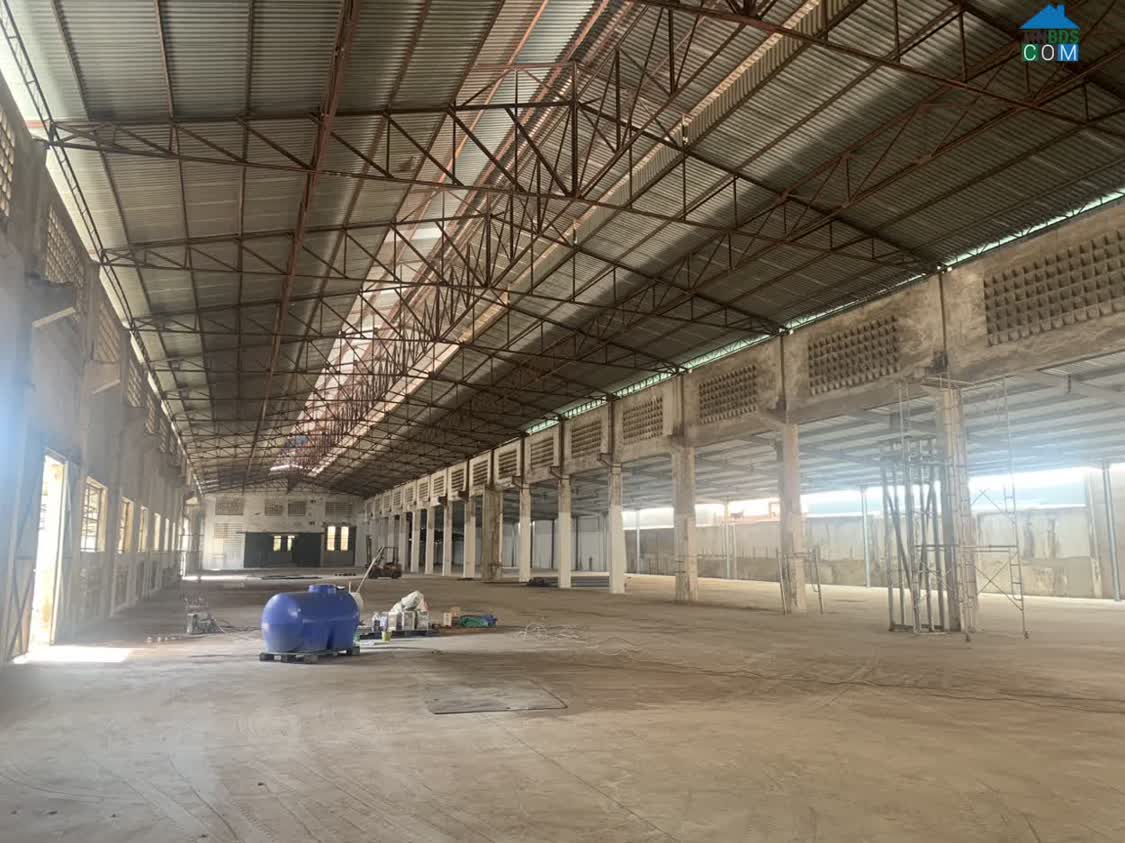 Ảnh Cho Thuê Nhà Kho 510M2 Mặt Tiền Đường Tôn Đản, Sẵn Điện Nước, Giá 25 Triệu 0