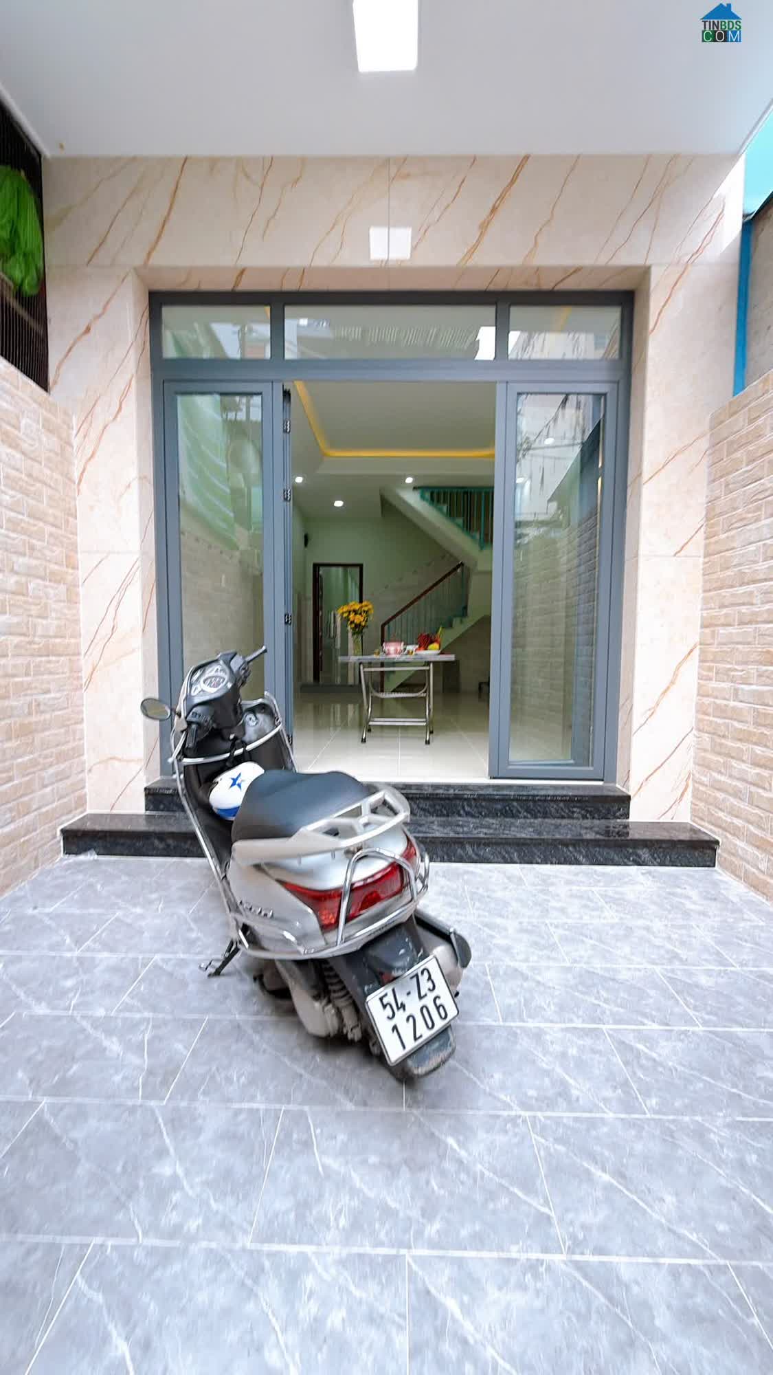 Ảnh Nhà Mới Xây Đúc 4 Tấm DT 4 X24 

có 6 Tỷ Vip Q4 0