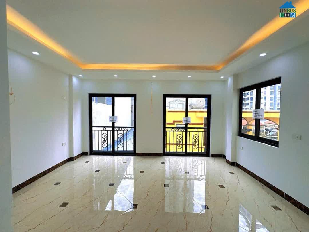 Ảnh Bán nhà phố Hoàng Quốc Việt 51m2 x 5 tầng, ô tô đỗ cửa, sổ đỏ chính chủ, 20.x tỷ 0