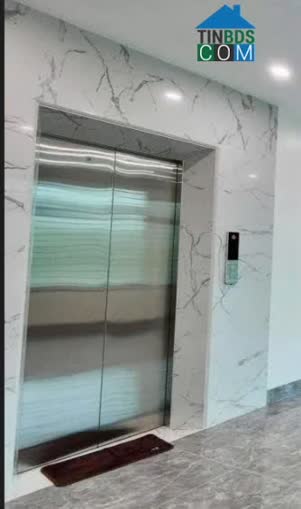 Ảnh Mình cho thuê nhà lô góc, mới, Nguyễn Chánh; vỉa hè 103m2* 5T- 30 Tr 0