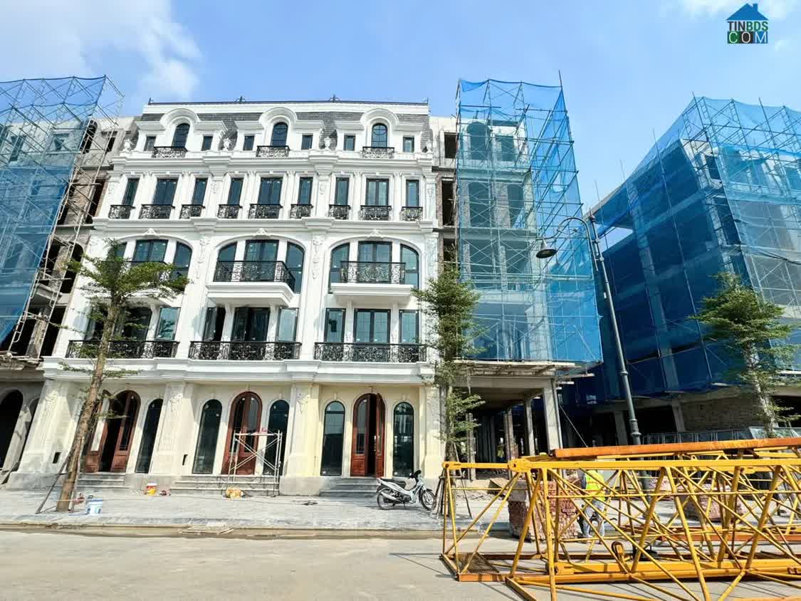 Ảnh Cần Bán Gấp Nhà Mặt Phố Hoàng Quốc Việt DT75M2 Lh; 093.198.2626 0