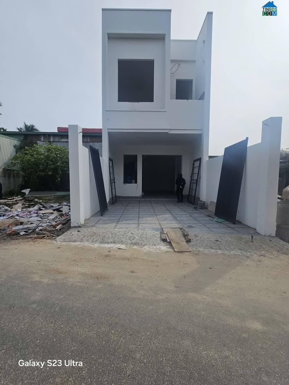 Ảnh Chỉ 2,38 tỷ có nhà 1 trệt 1 lầu trung tâm Thủ Dầu Một mặt tiền đường nhựa có sân đậu ô tô 0