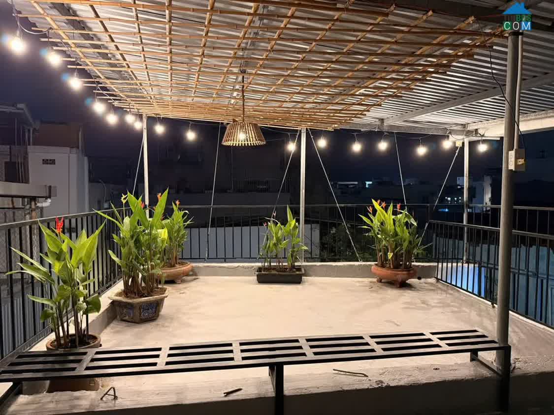 Ảnh Cần bán nhà 3 tầng 3 mê sân thượng chill, 3 mặt kiệt sau lưng MT Huỳnh Ngọc Huệ 0