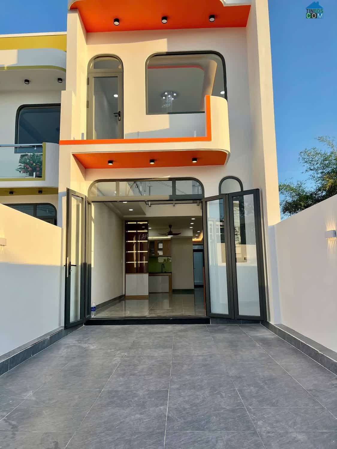 Ảnh Bán nhà 3PN gần Nguyễn Chí Thanh TP Thủ Dầu Một, đường nhựa 7m, sổ hồng riêng, sân ô tô 0