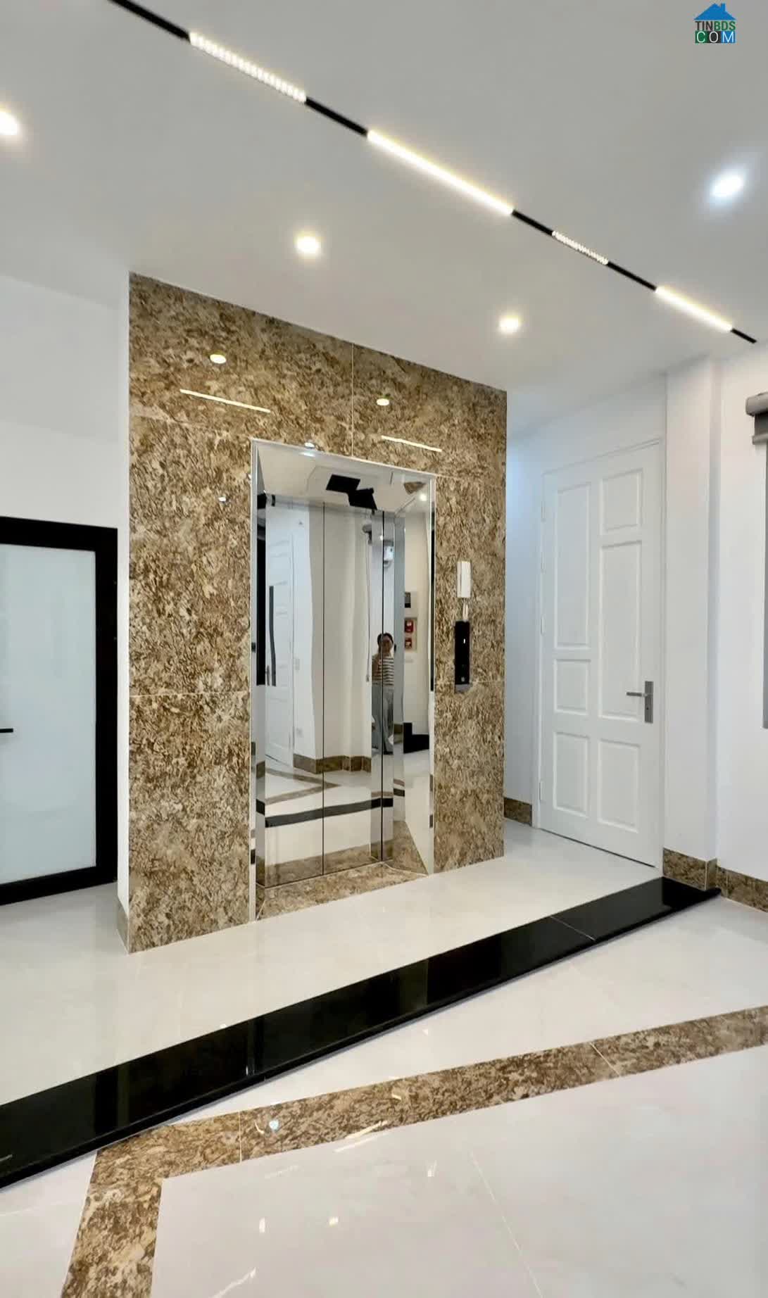 Ảnh Cho thuê nhà thang máy-vp Trung Kính-Cầu Giấy, 40m2, 3 ngủ, 25tr 0