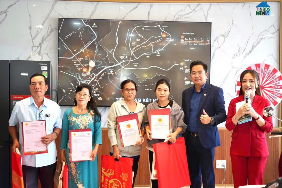 Ảnh Đất nền 108m2 sổ hồng riêng chỉ 1,9 tỷ cửa ngõ khu hành chính Agora City. SƠN 0987449422 0