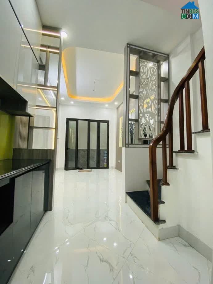 Ảnh Cần Bán Nhà Trước Tết 2025 . 30M 5 Tâng Nhà Cầu Giấy . Chỉ Việc Xách Vali Về Ở 0