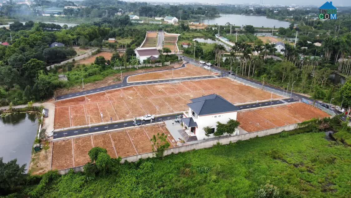 Ảnh Chính chủ cần bán nhanh lô góc hoa hậu tại Hòa Lạc, dt 100m2, full thổ cư, gần QL21, khu CNC, ĐHQG 0