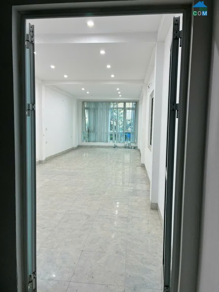 Ảnh Cho thuê nhà MP, THANG MÁY, VỈA HÈ, KD Dịch Vọng Hậu, Cầu Giấy 70m x 5T giá 50tr 0
