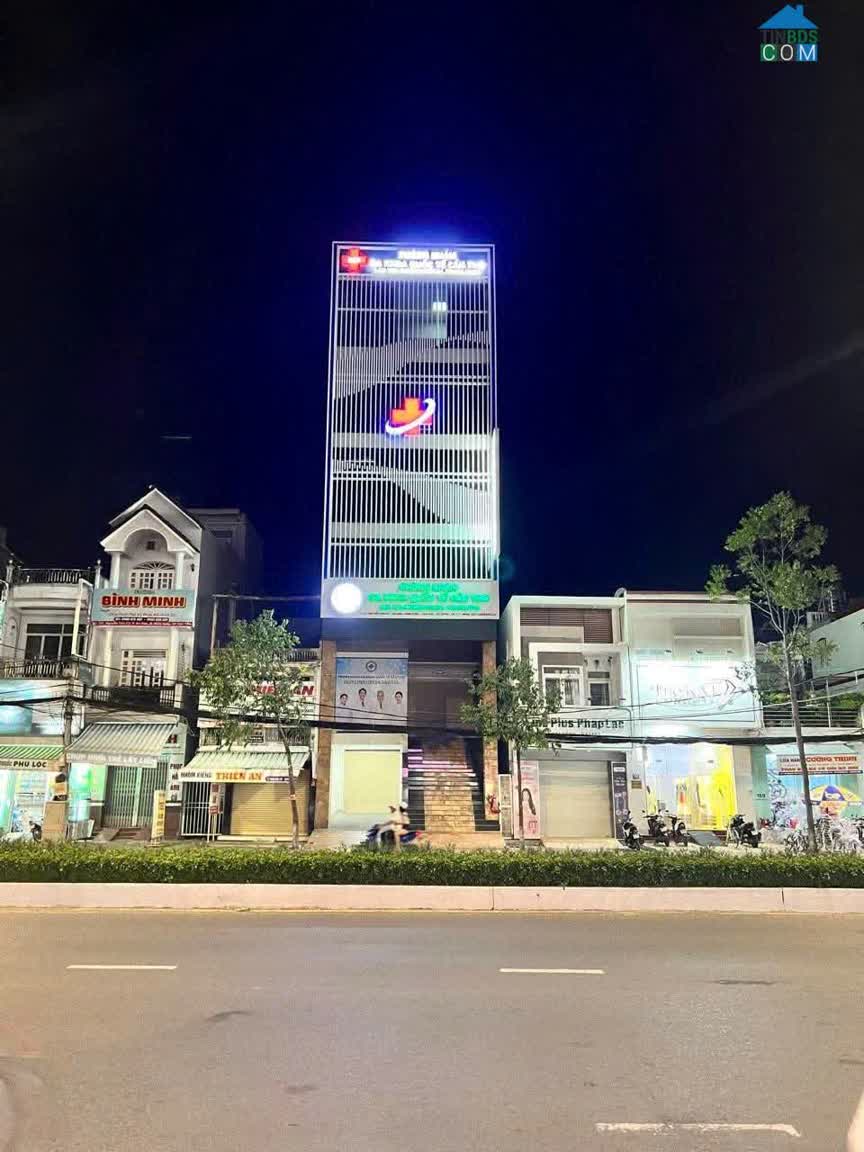 Ảnh Cho thuê nhà Mặt tiền 5 lầu có thang máy đường Nguyễn Văn Cừ Cần Thơ 0
