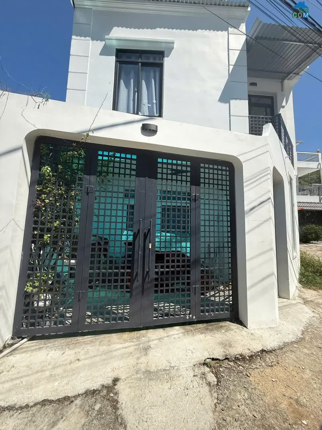 Ảnh Bán nhà 2 lầu gần biển Hòn Chồng – ô tô 6m – Vĩnh Hải – giá 3,3 tỷ 0