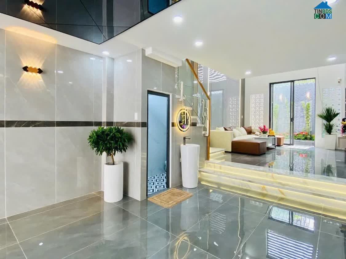 Ảnh Siêu phẩm lô góc Nguyễn Văn Cừ 60m,8tầng,MT khủng 11M,ngõ thông,gara ô tô,KD đỉnh.Hơn 25 tỷ 0