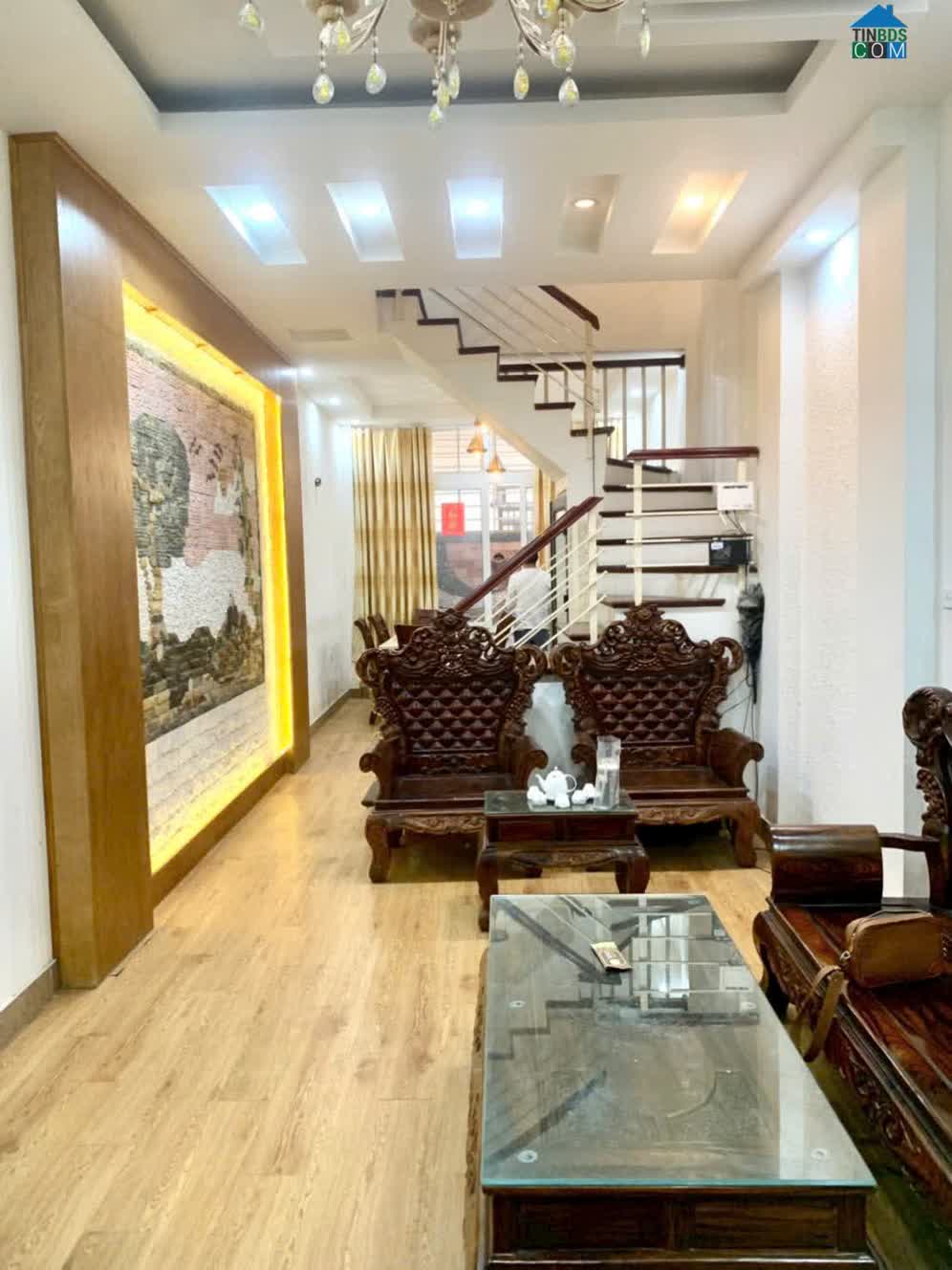 Ảnh Cần bán nhà ngõ 290 Kim Mã, diện tích 51,5m x 4 tầng, sổ đỏ, đủ nội thất, giá 15.xxx tỷ có... 0