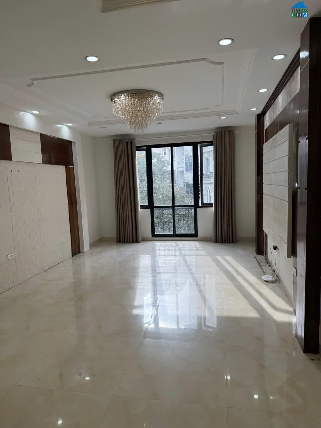 Ảnh Cho thuê nhà 2 ngõ ô tô Trung Kính - Mạc Thái Tổ - Cầu Giấy 45m x 7T THANG MÁY giá 35tr 0