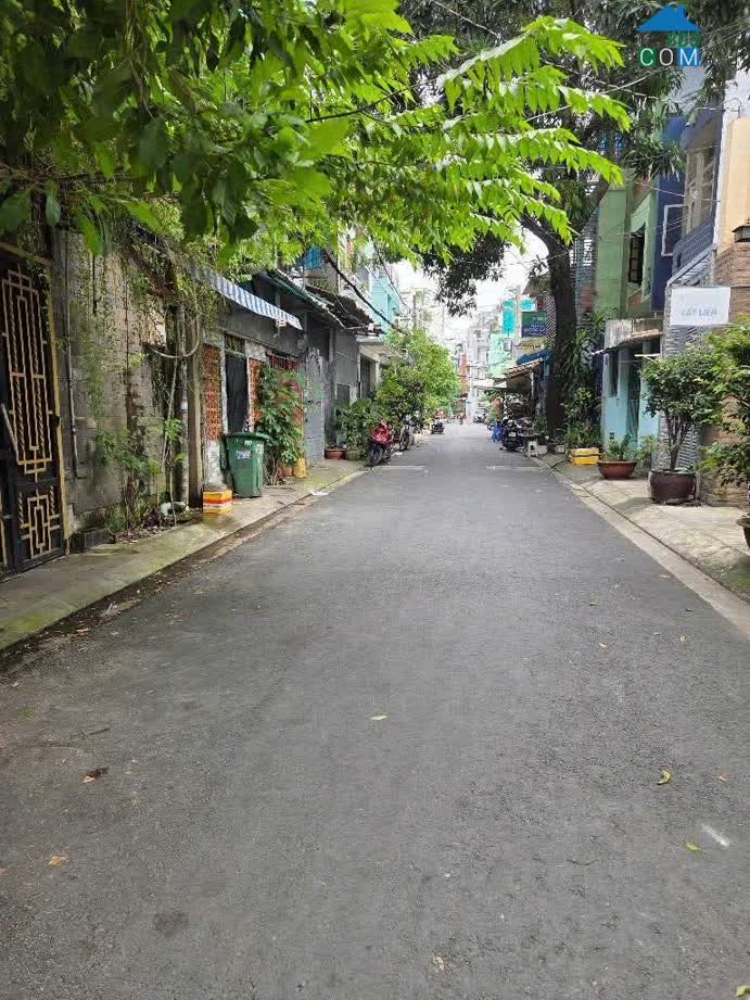 Ảnh Nhà bán đường Nguyễn Hữu Tiến, xe hơi tới cổng, 75m2, có 2 sân trước sau rộng rãi, giá nhỉnh 7 tỷ 0