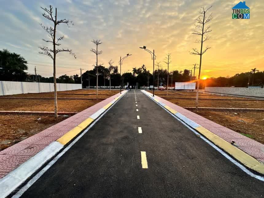 Ảnh Bán gấp lô đất 100m2 full thổ cư sát cổng chính đại học Quốc gia khu CNC Hòa Lạc cách QL21 chỉ 300m 0